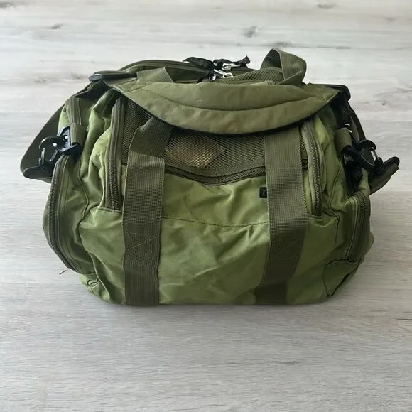 Cabela’s Catch All Gear Bag Green OS NWT - Picture 4 of 7